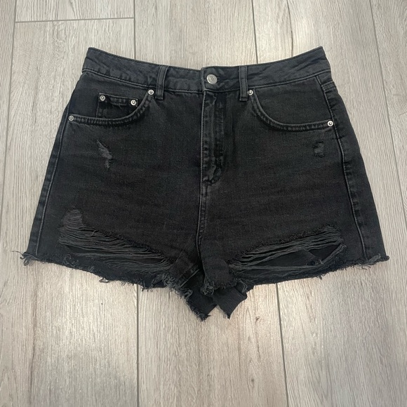 TOPSHOP Mom Denim Shorts - Picture 3 of 14